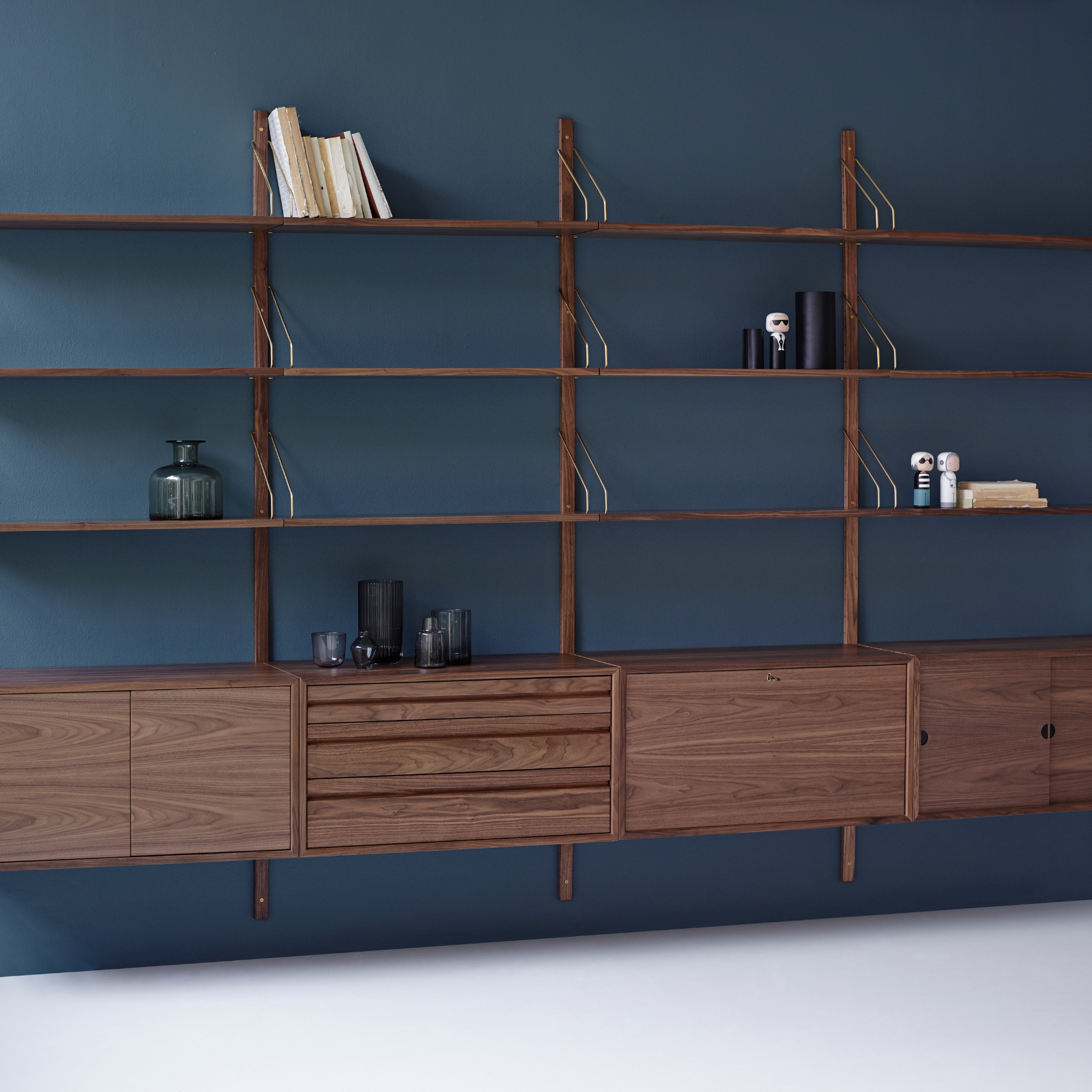 Royal System Storage